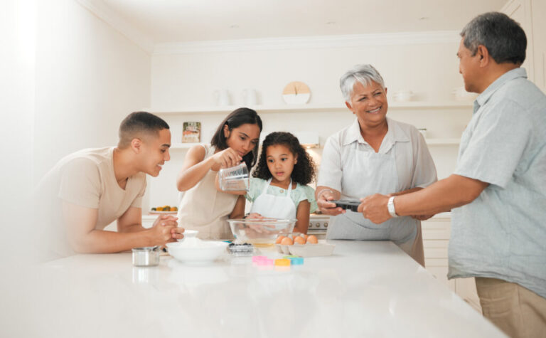 Empowering the Modern Patient: How Healthcare Technology Elevates Family Medicine and Wellness Tracking
